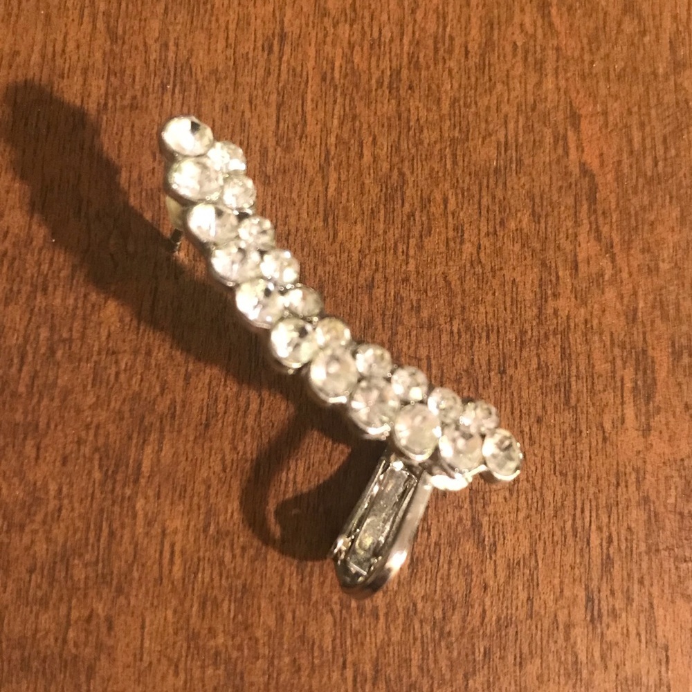 3/$20 Rhinestone Ear Cuff - Picture 1 of 2